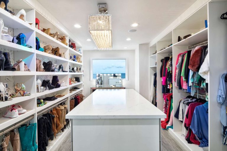 Transform Your Bedroom: The Ultimate Guide to Walk-In Closet and Bedroom Organization